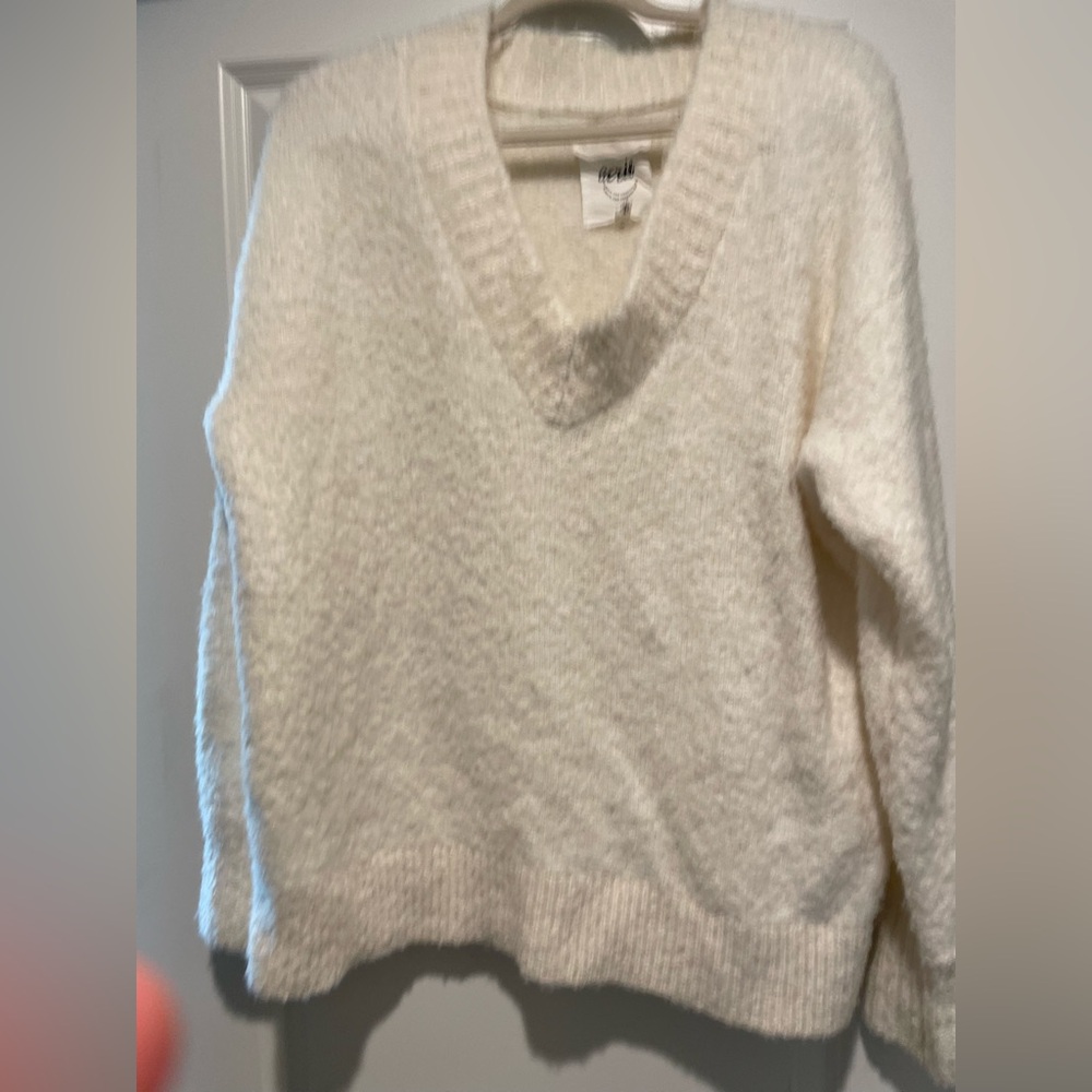 Aerie Soft White V-Neck Sweater